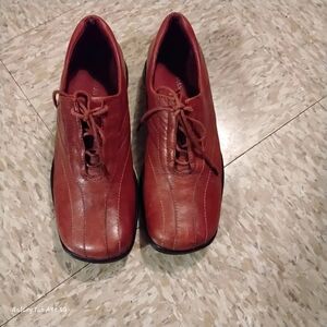 Enzo Angiolini Burgandy Leather Oxford Style Laced Shoes